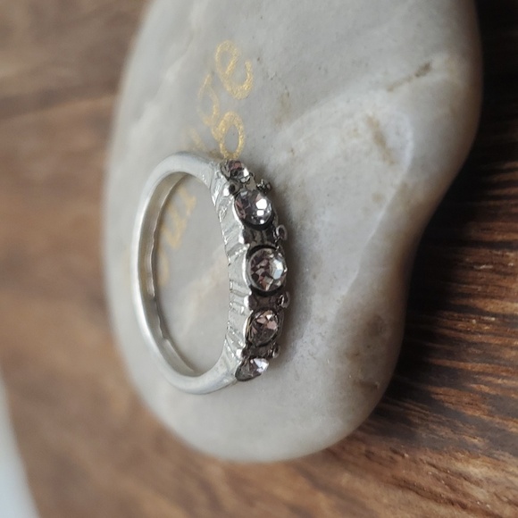 Jewelry - Size 4 wedding band R633